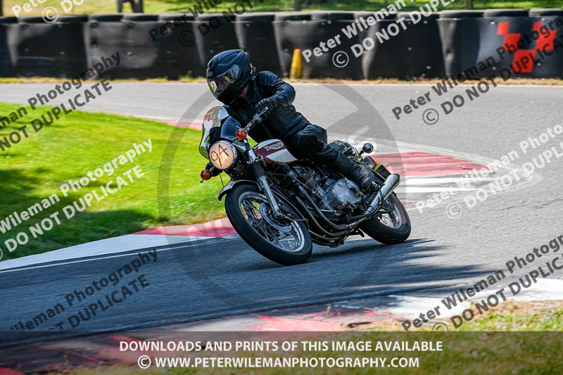 cadwell park;cadwell park photographs;cadwell trackday photographs;enduro digital images;event digital images;eventdigitalimages;peter wileman photography;racing digital images;trackday digital images;trackday photos